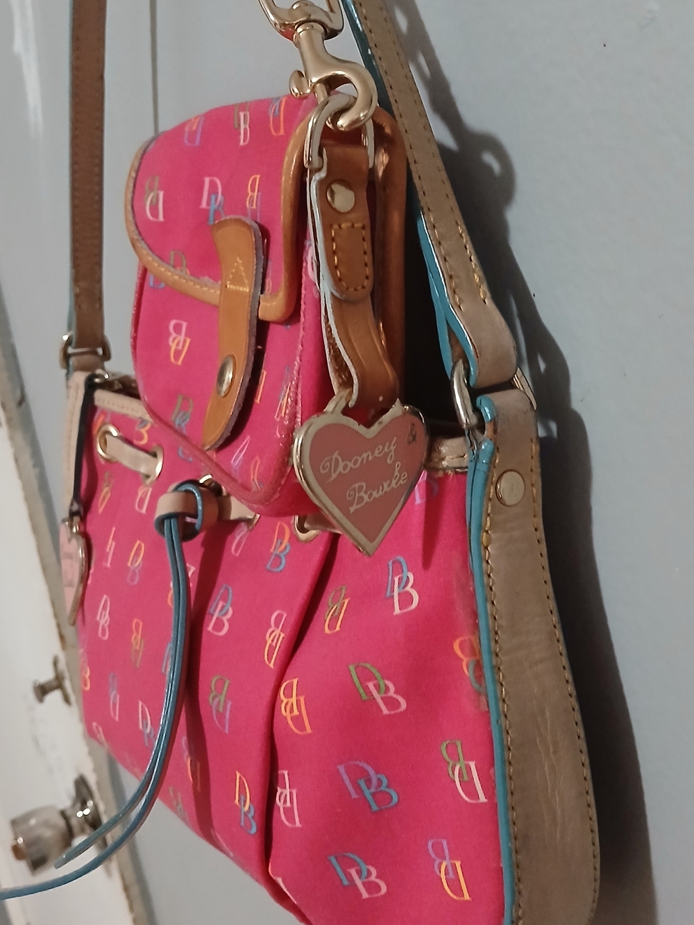 Dooney & Bourke Vintage Pink Logo With Wristlet!! Vintage Rare Set!! - Picture 2 of 7